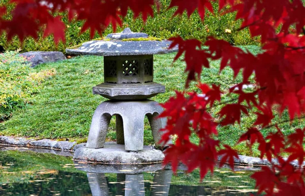 Nitobe in autumn